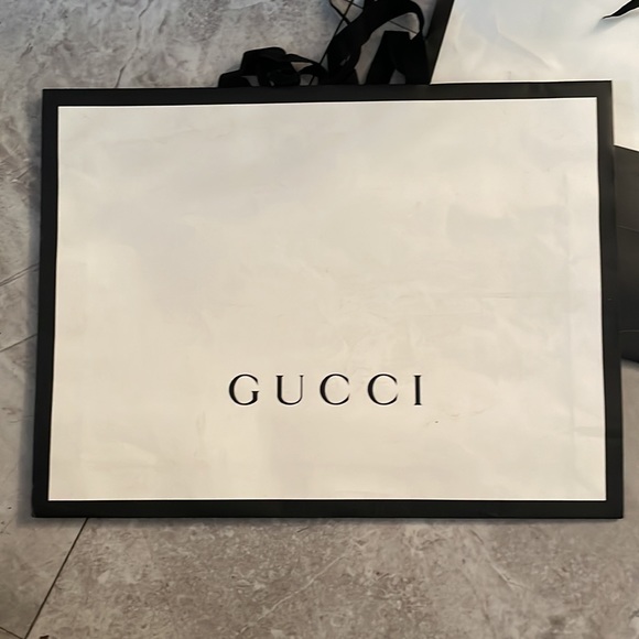 Gucci Gift Bags (2) different sizes - Picture 3 of 6